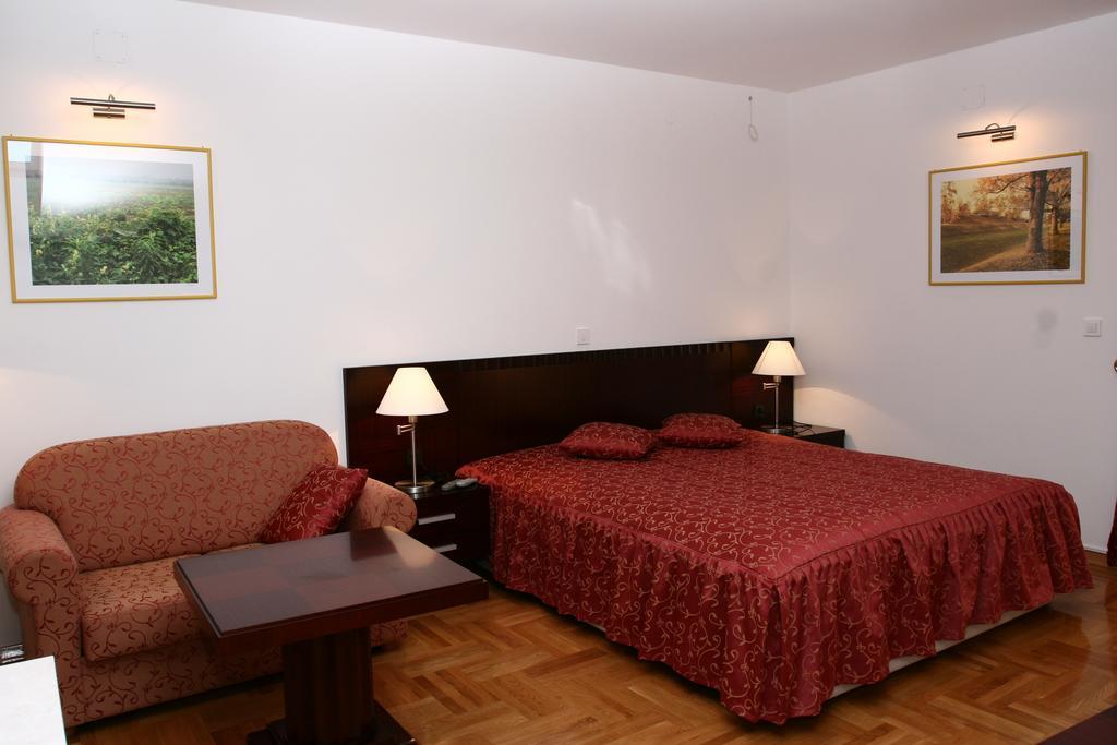 Apartmani Marbis Koprivnica Oda fotoğraf